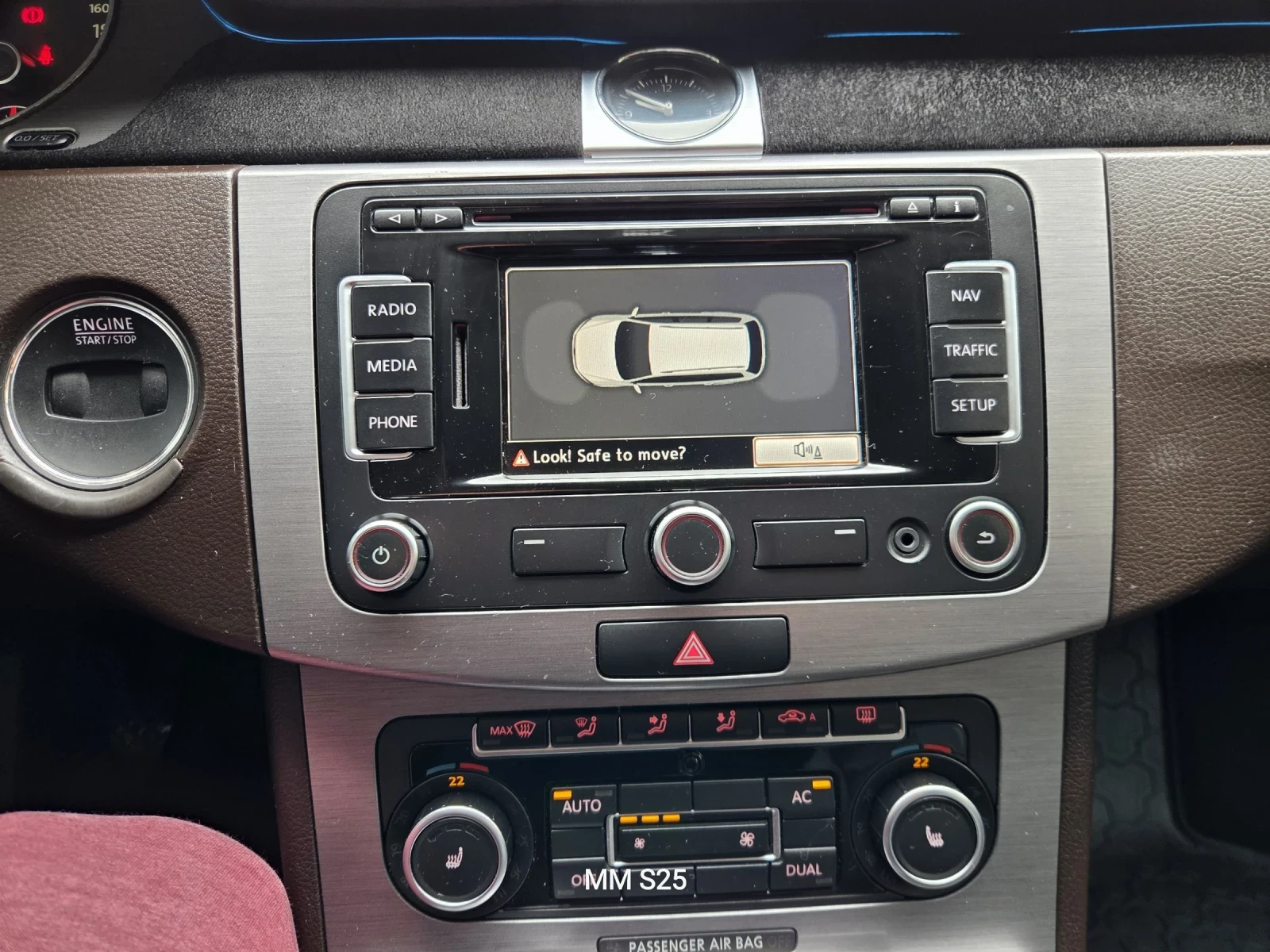 VW Passat 1.6 tdi 105, снимка 14 - Автомобили и джипове - 53827050