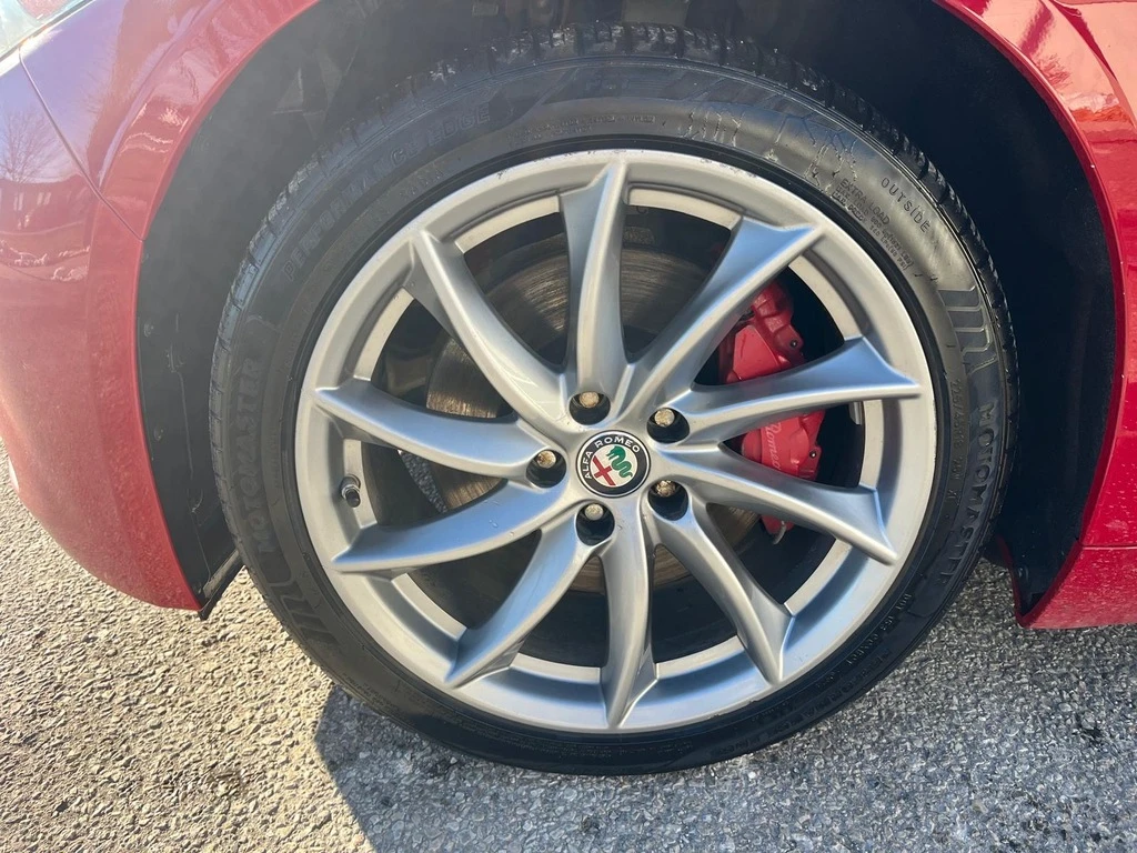 Alfa Romeo Giulia Ti Q4 | Harman/Kardon| Подгрев| , снимка 7 - Автомобили и джипове - 53929286