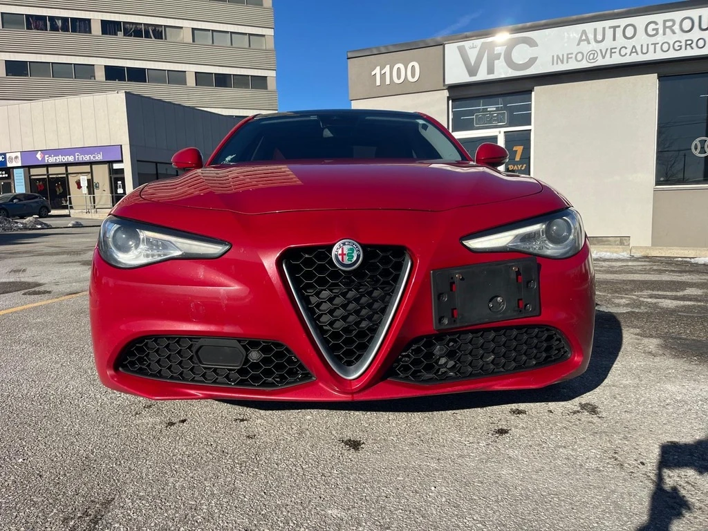Alfa Romeo Giulia Ti Q4 | Harman/Kardon| Подгрев| , снимка 2 - Автомобили и джипове - 53929286