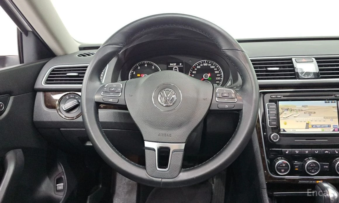 VW Passat, снимка 11 - Автомобили и джипове - 54323810