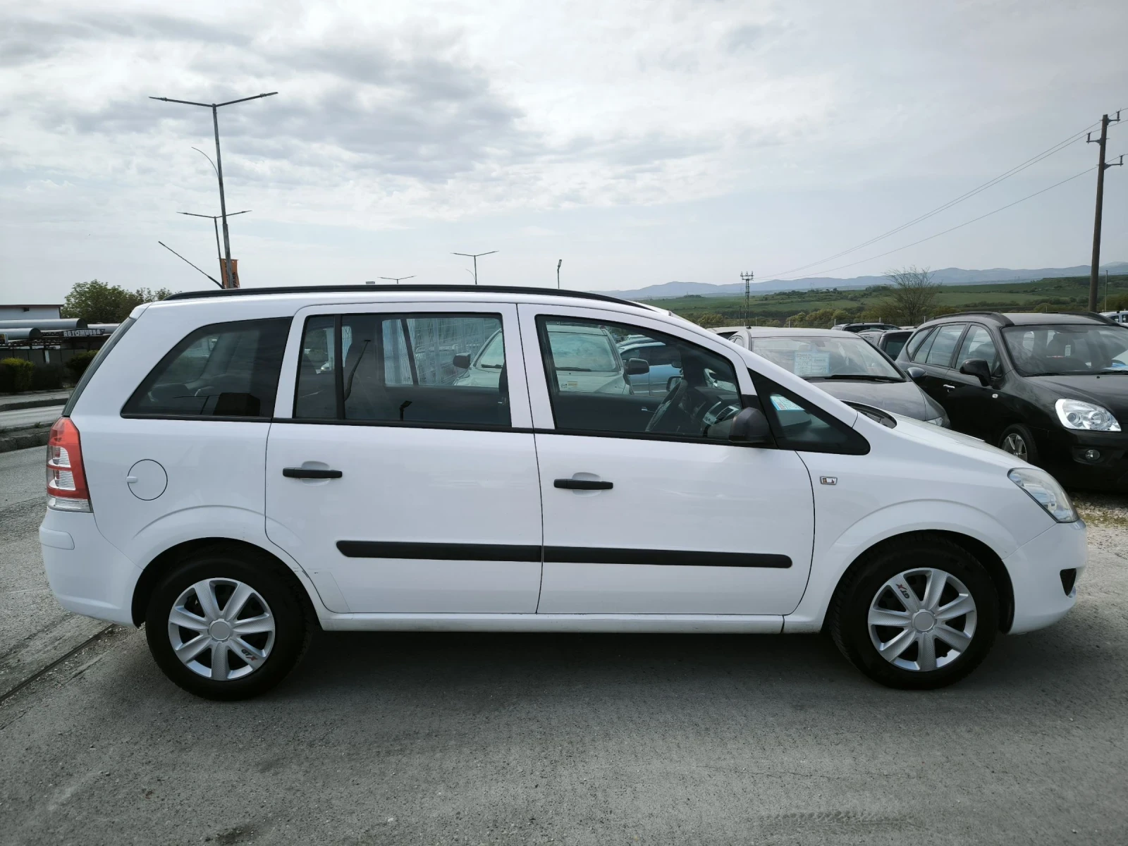 Opel Zafira 1.6i, снимка 4 - Автомобили и джипове - 54365958