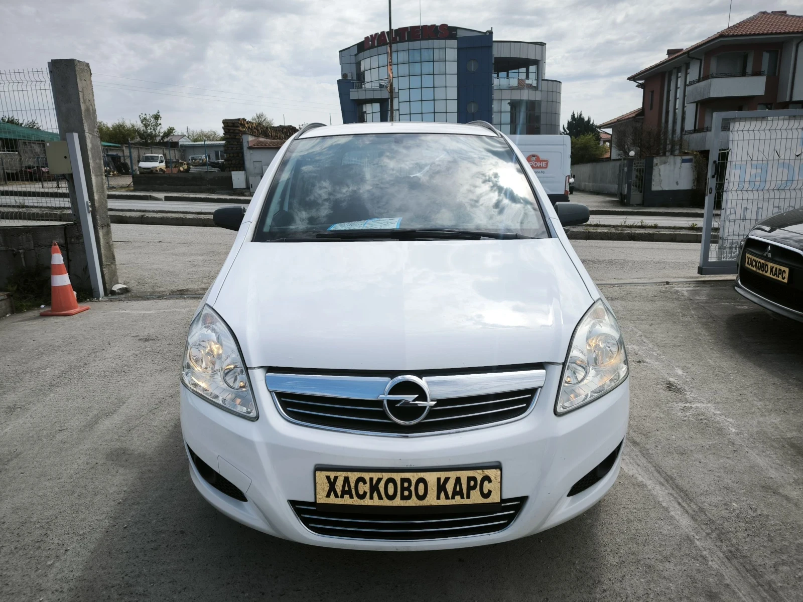 Opel Zafira 1.6i, снимка 2 - Автомобили и джипове - 54365958