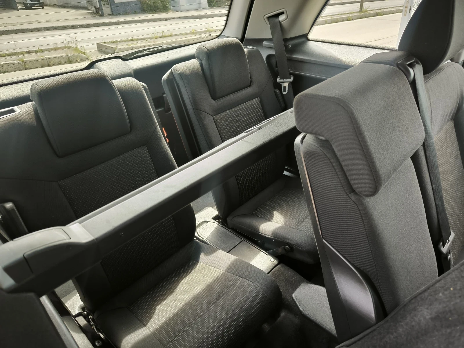Opel Zafira 1.6i, снимка 12 - Автомобили и джипове - 54365958