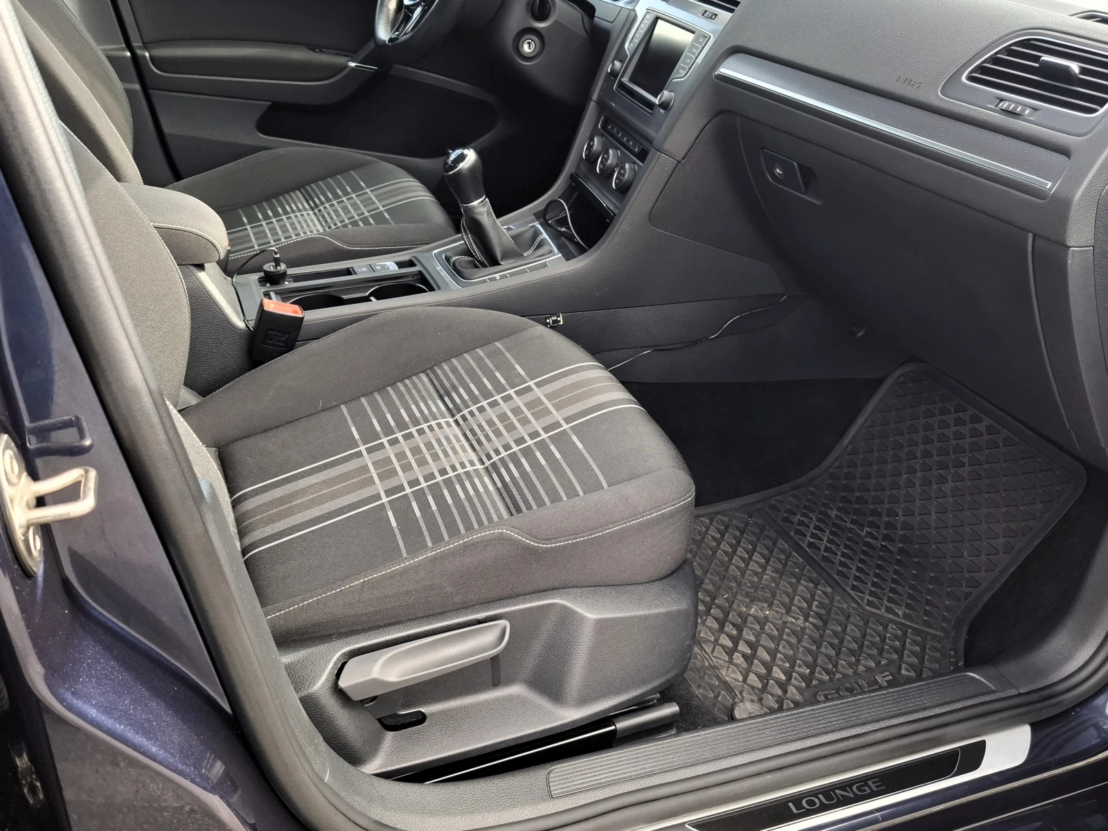 VW Golf 2.0 TDI, снимка 11 - Автомобили и джипове - 54900303