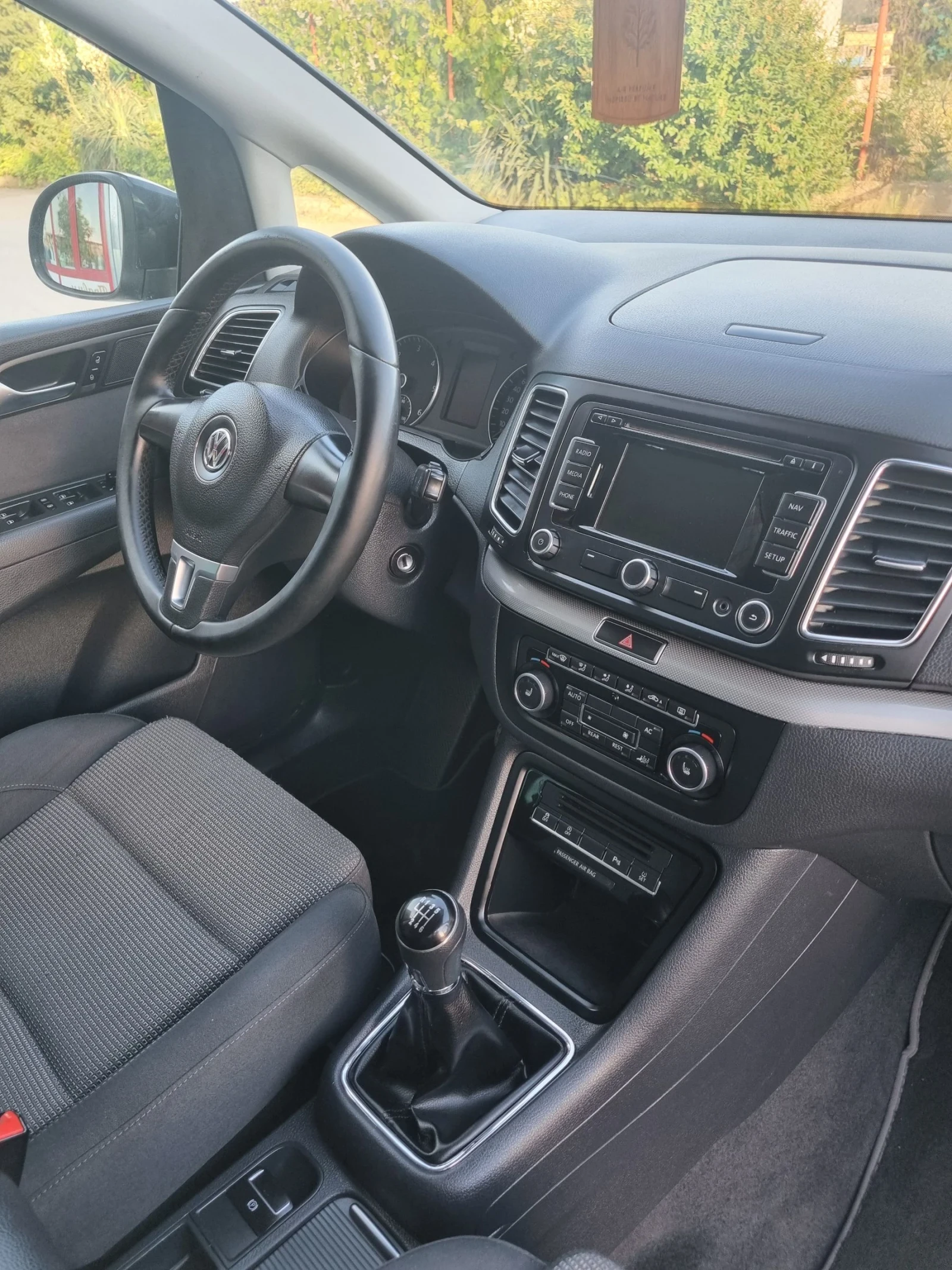 VW Sharan 2.0tdi 140коня 7 местен, снимка 9 - Автомобили и джипове - 55015800