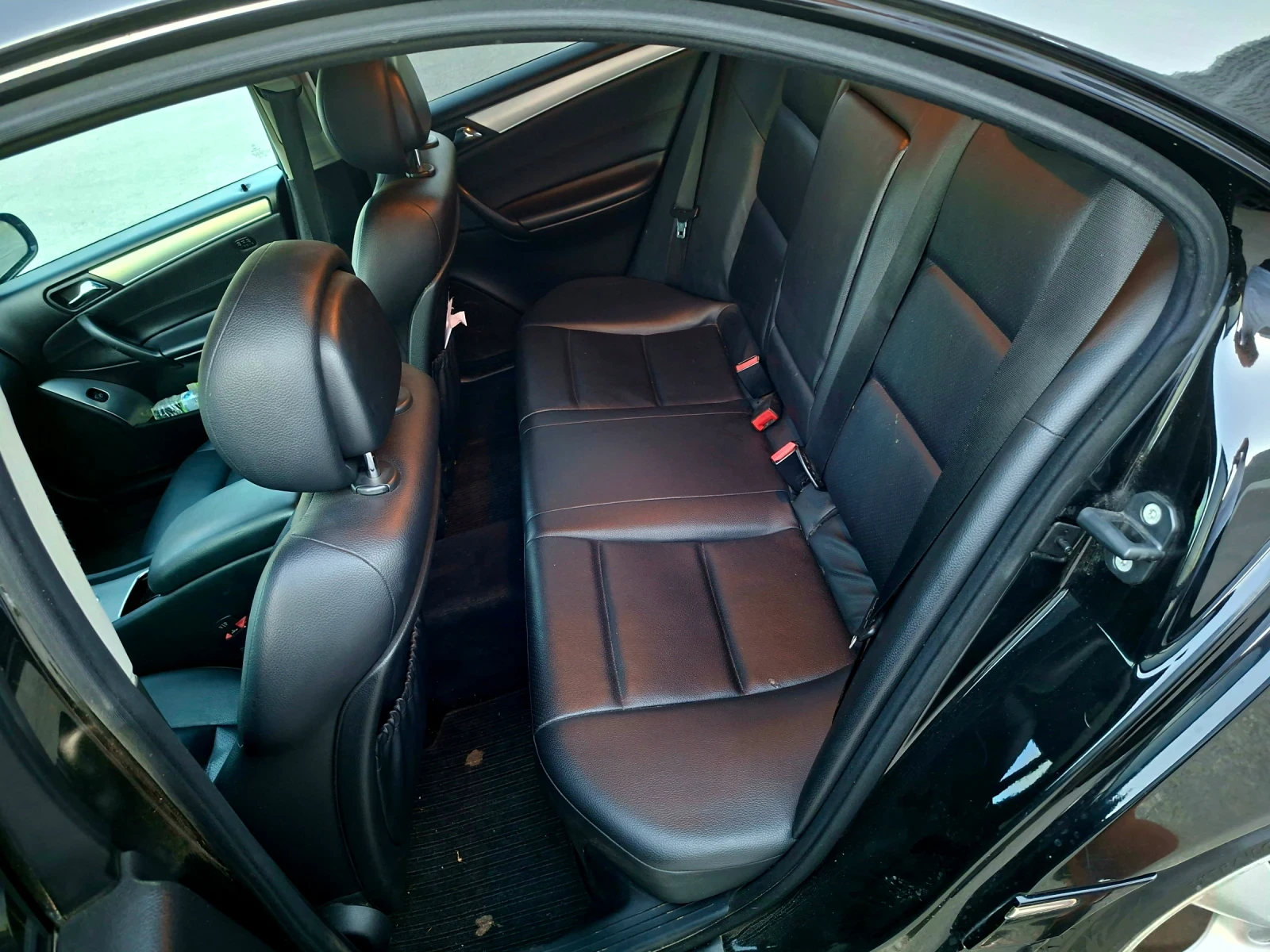 Mercedes-Benz C 320, снимка 7 - Автомобили и джипове - 55130433