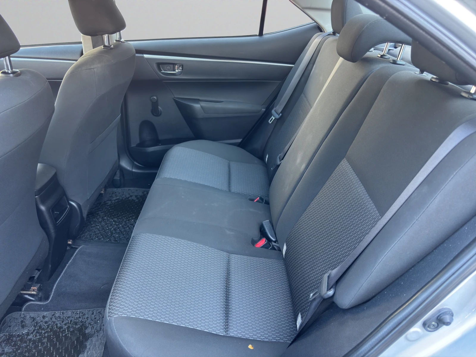Toyota Corolla 1.33 VVT-I 100 hp EURO5, снимка 12 - Автомобили и джипове - 55442032