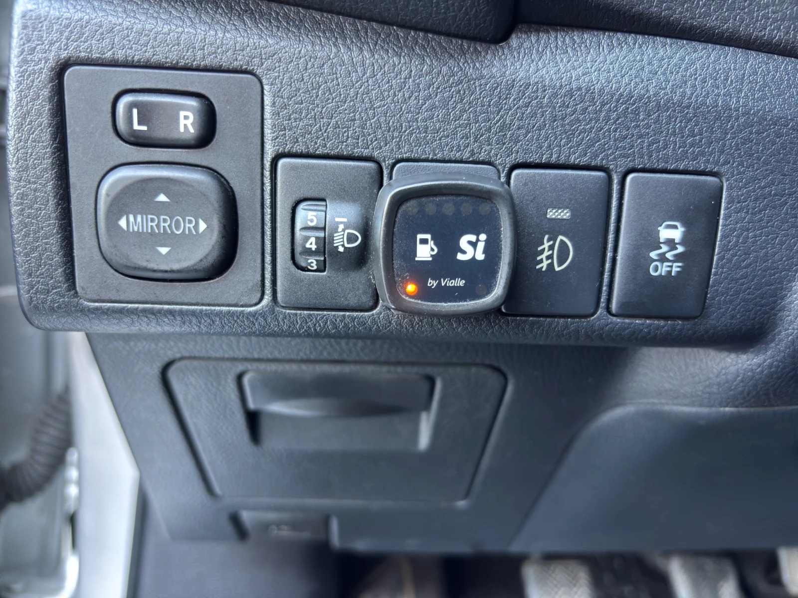 Toyota Corolla 1.33 VVT-I 100 hp EURO5, снимка 15 - Автомобили и джипове - 55442032