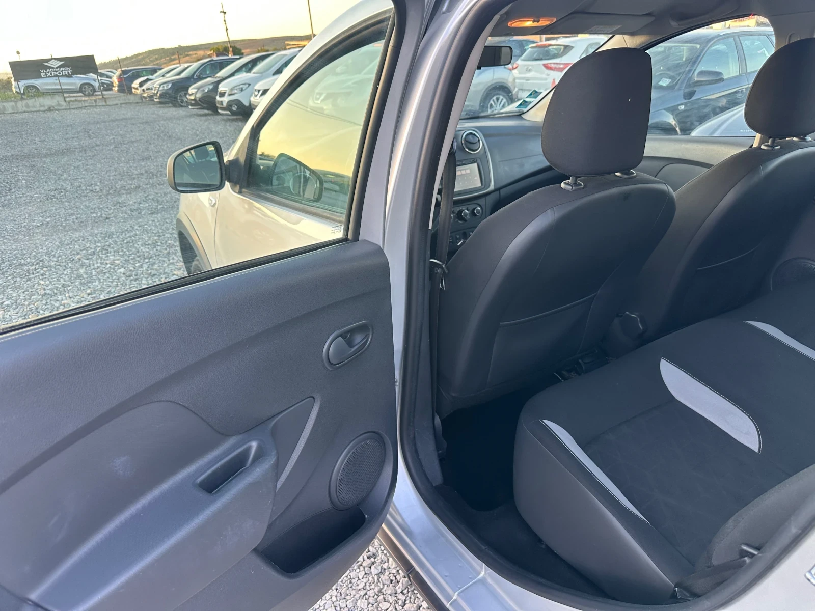 Dacia Sandero 2016G STEPWAY 900tce 90HP AUTOMATIC* , снимка 8 - Автомобили и джипове - 55617030