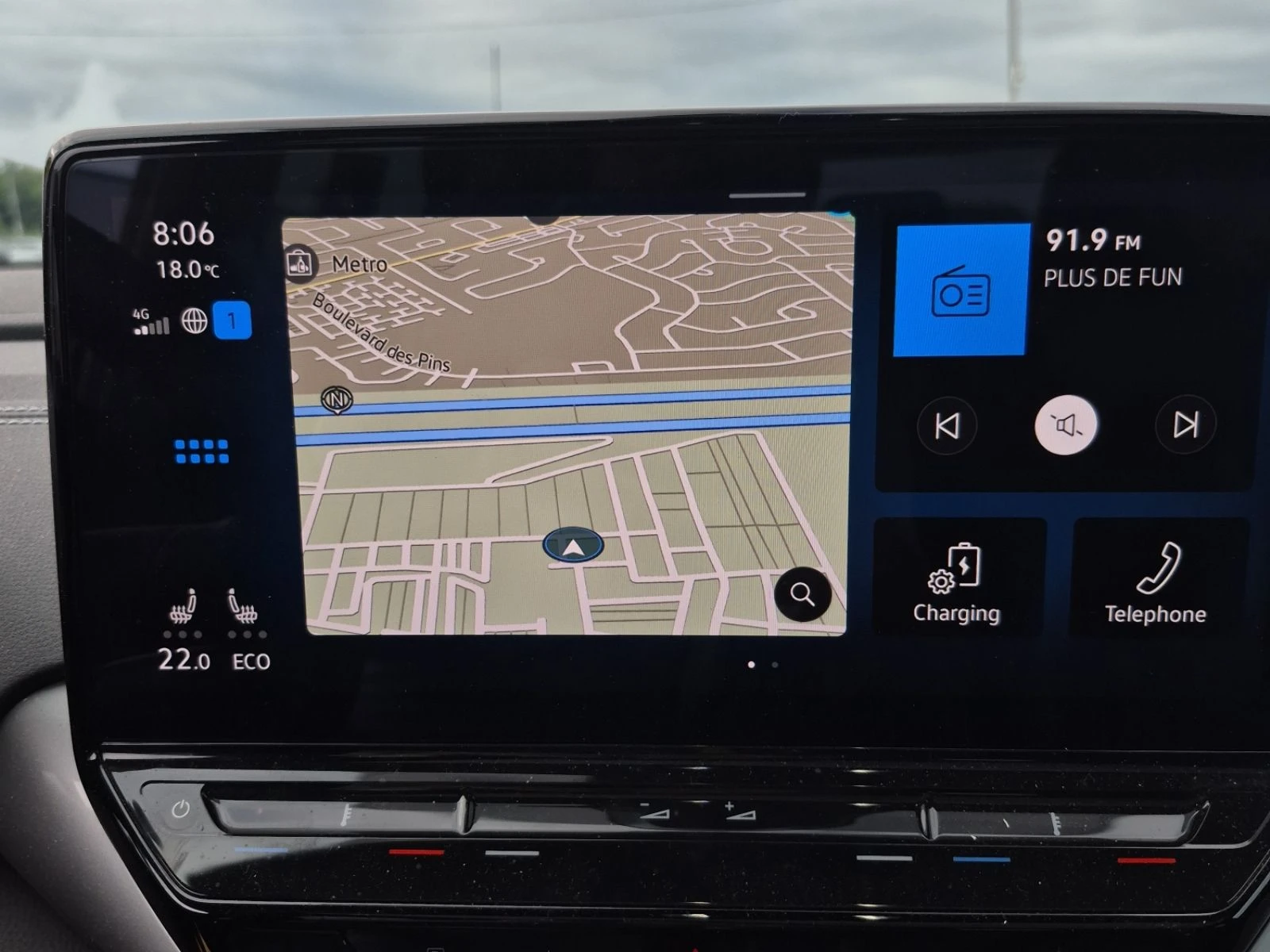 VW ID.4 Pro* Задна камера* Обдухване* Подгрев* 4х4, снимка 8 - Автомобили и джипове - 55811064