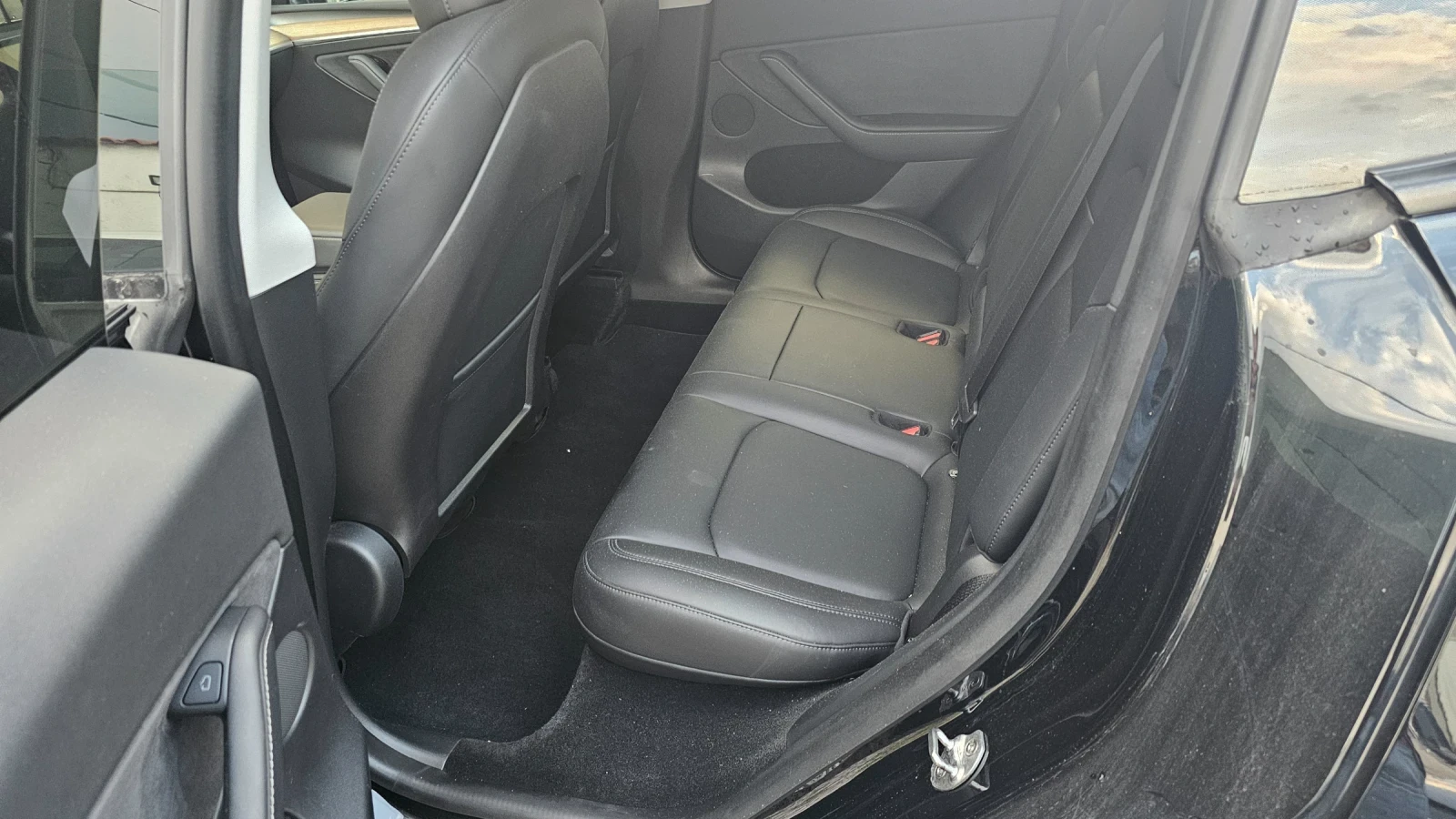 Tesla Model Y Long Range AWD | 2022 г. | Нов внос Австрия | , снимка 10 - Автомобили и джипове - 55931003