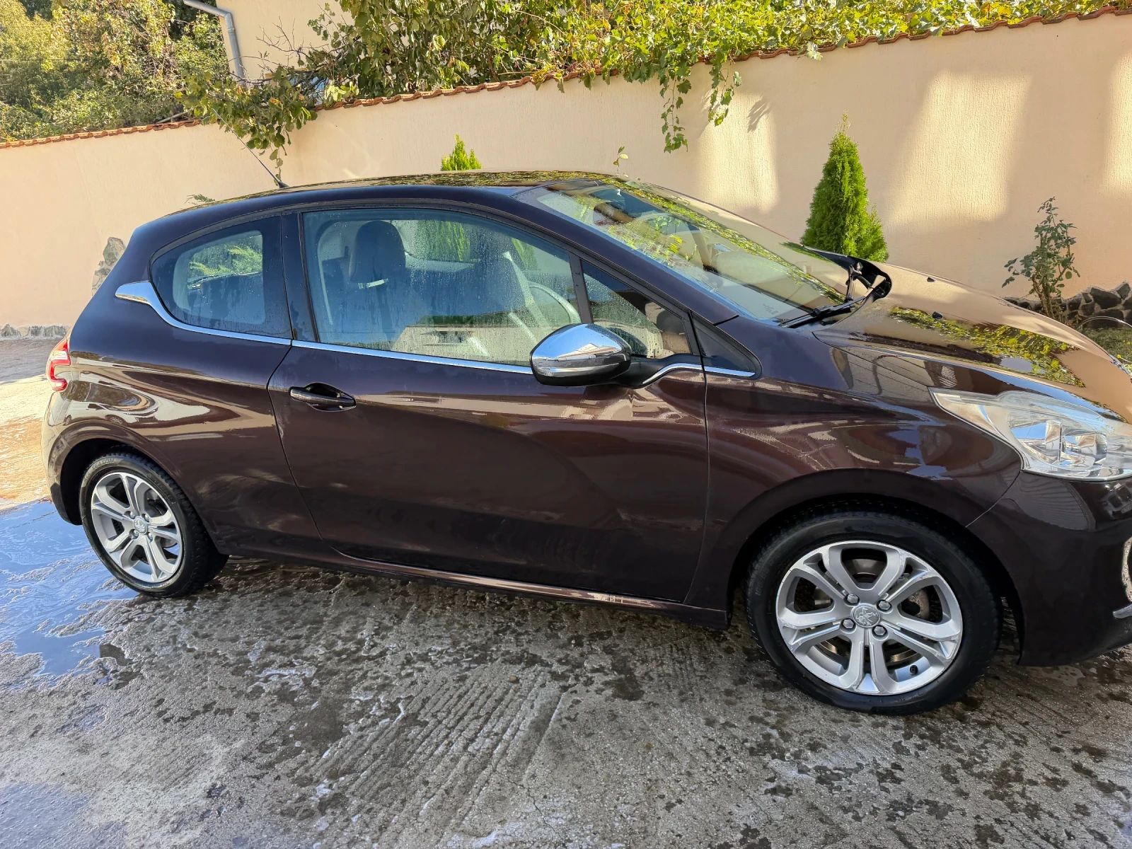 Peugeot 208 1.6 HDI, снимка 5 - Автомобили и джипове - 56342874