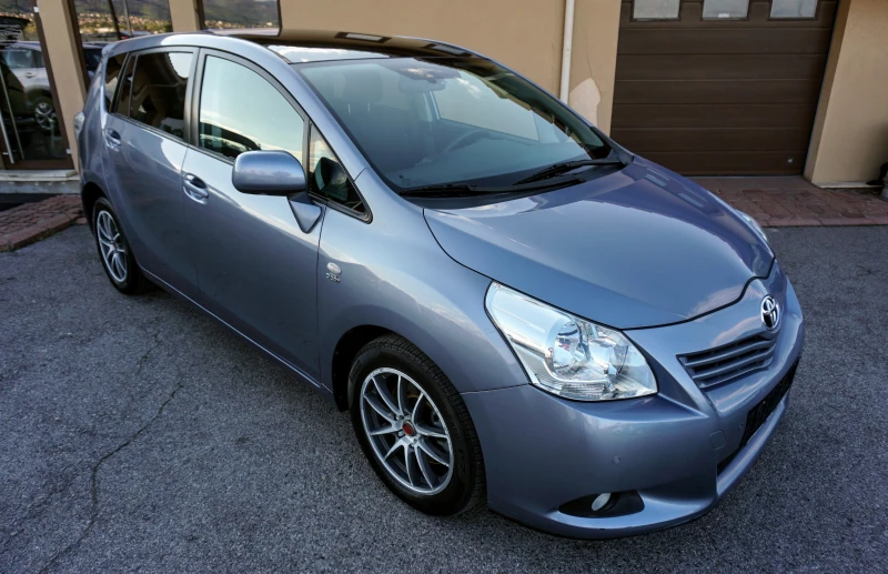 Toyota Verso 2.2 D-4D SOL, снимка 2 - Автомобили и джипове - 35668838