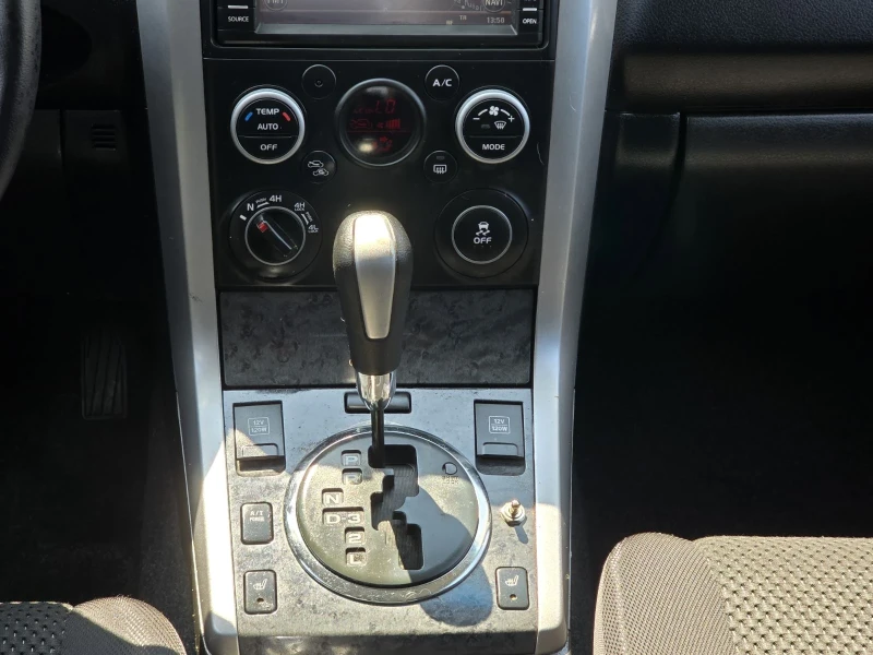 Suzuki Grand vitara 4X4 БЕНЗИН АВТОМАТИК НАВИГАЦИЯ КАМЕРА АВТОПИЛОТ , снимка 11 - Автомобили и джипове - 50880064