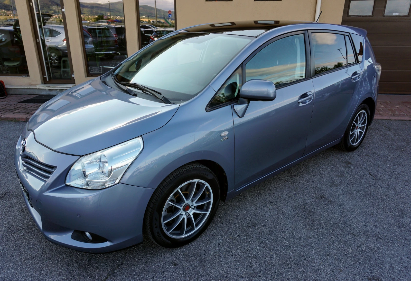 Toyota Verso 2.2 D-4D SOL - [1] 