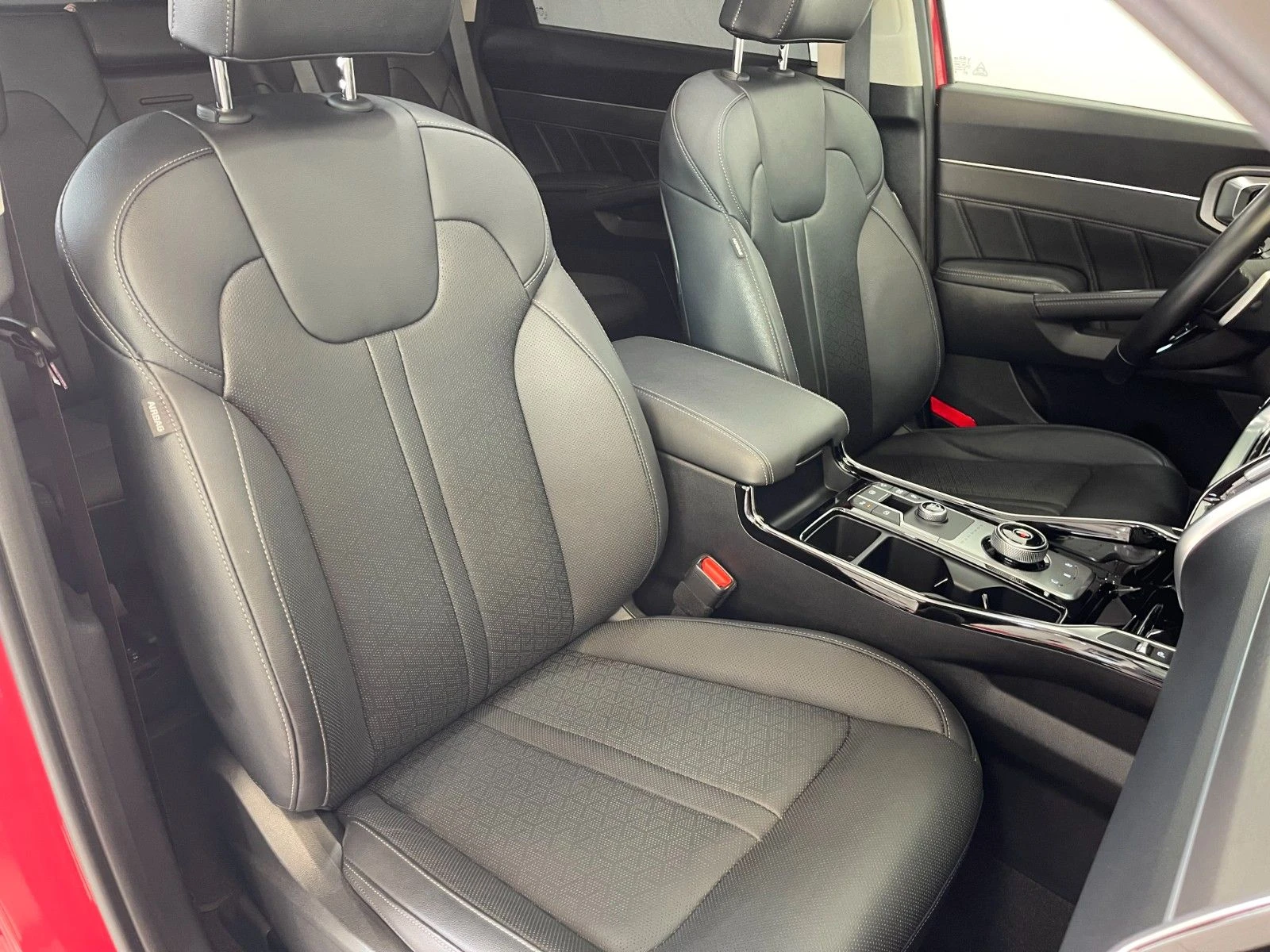 Kia Sorento   1.6 T-GDI Hybrid | Mobile.bg   13