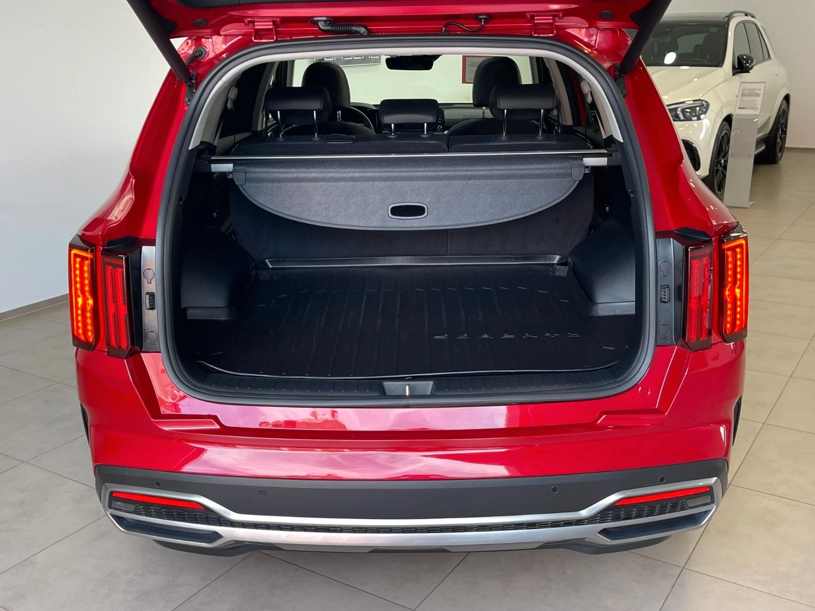 Kia Sorento   1.6 T-GDI Hybrid | Mobile.bg   16