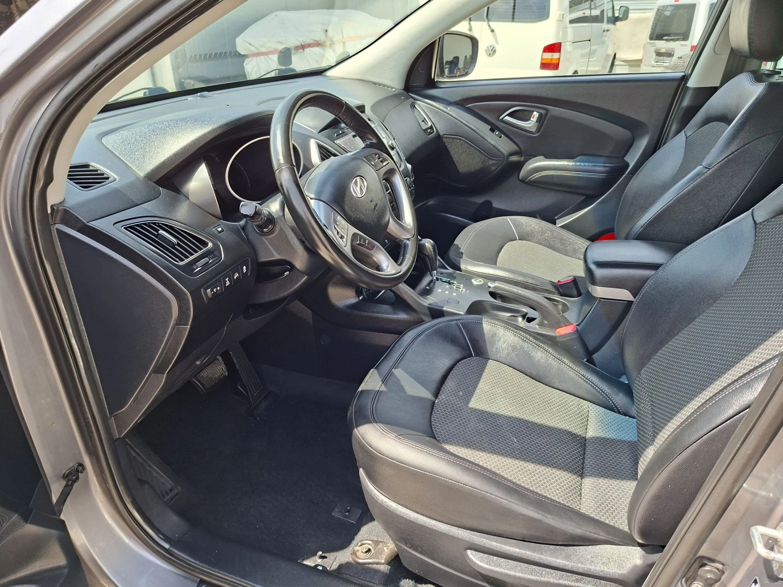 Hyundai IX35 2.0i/ГАЗ/4х4/КОЖА/АВТОМАТ/189000КМ, снимка 9 - Автомобили и джипове - 54509679
