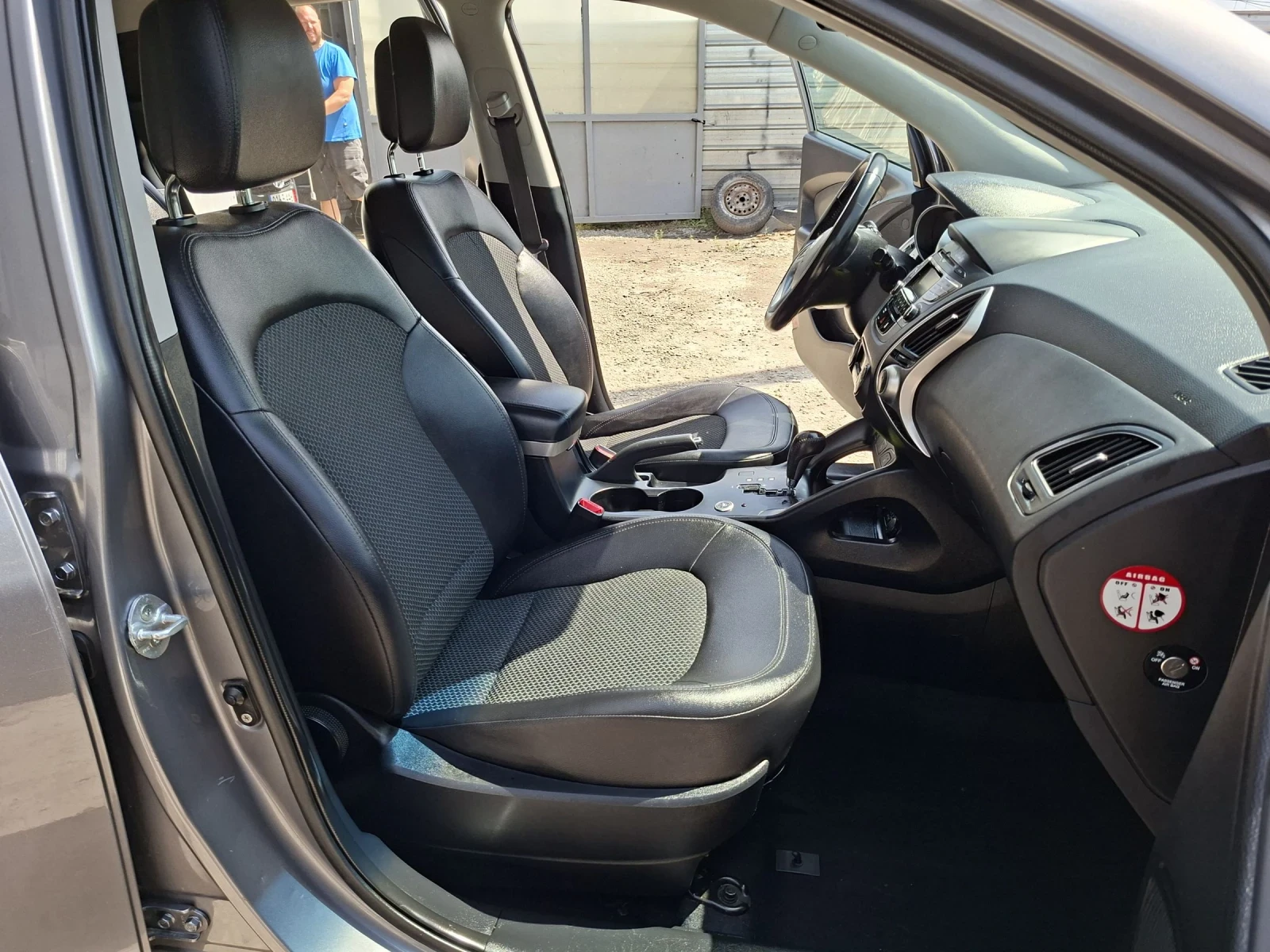 Hyundai IX35 2.0i/ГАЗ/4х4/КОЖА/АВТОМАТ/189000КМ, снимка 5 - Автомобили и джипове - 54509679
