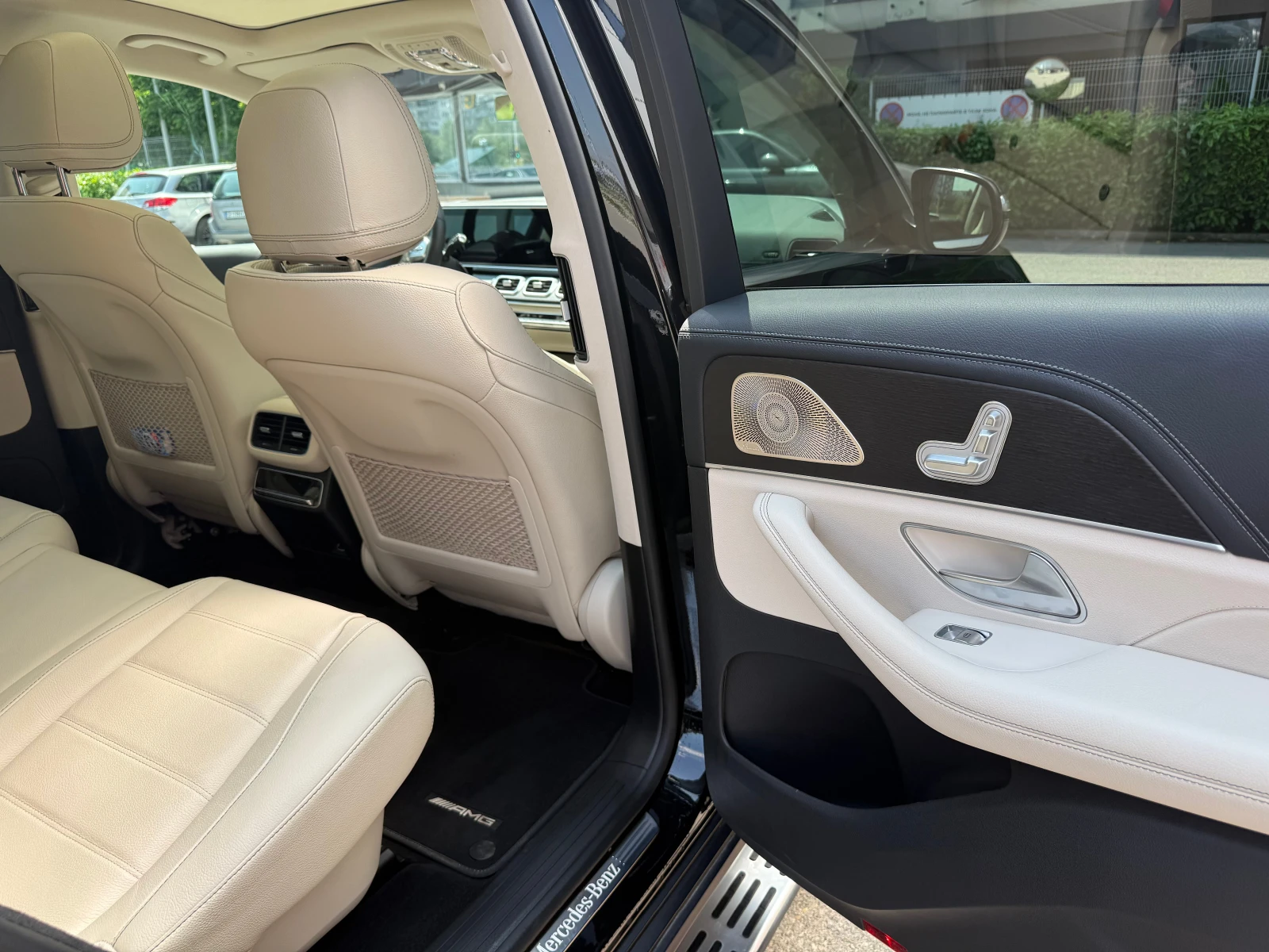 Mercedes-Benz GLS 400 400d 4matic* BURMESTER* PANORAMA, снимка 12 - Автомобили и джипове - 54839763