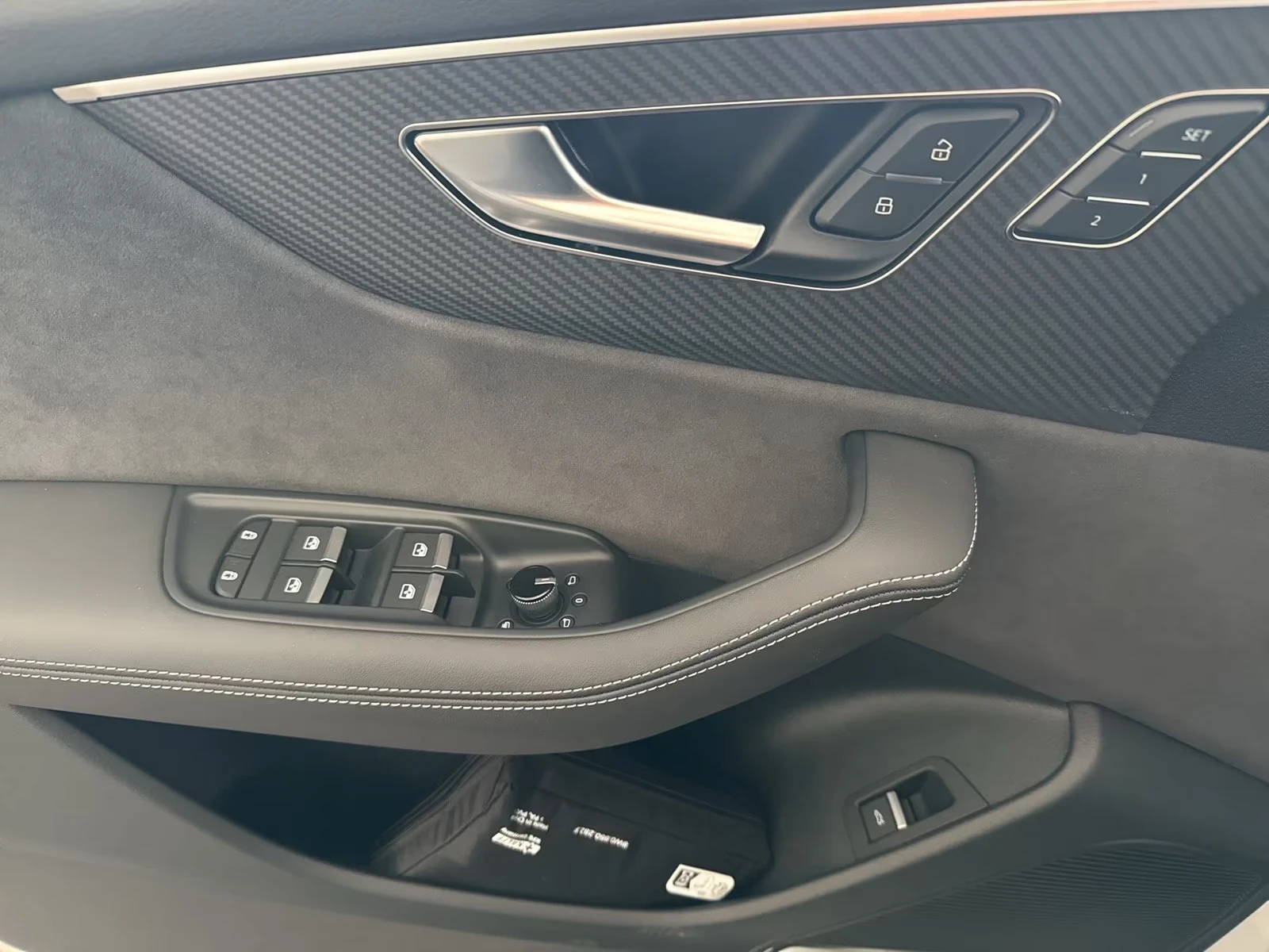 Audi SQ8 TFSI / FACELIFT / B&O / MATRIX / PANO / 360 / HUD , снимка 6 - Автомобили и джипове - 55121508