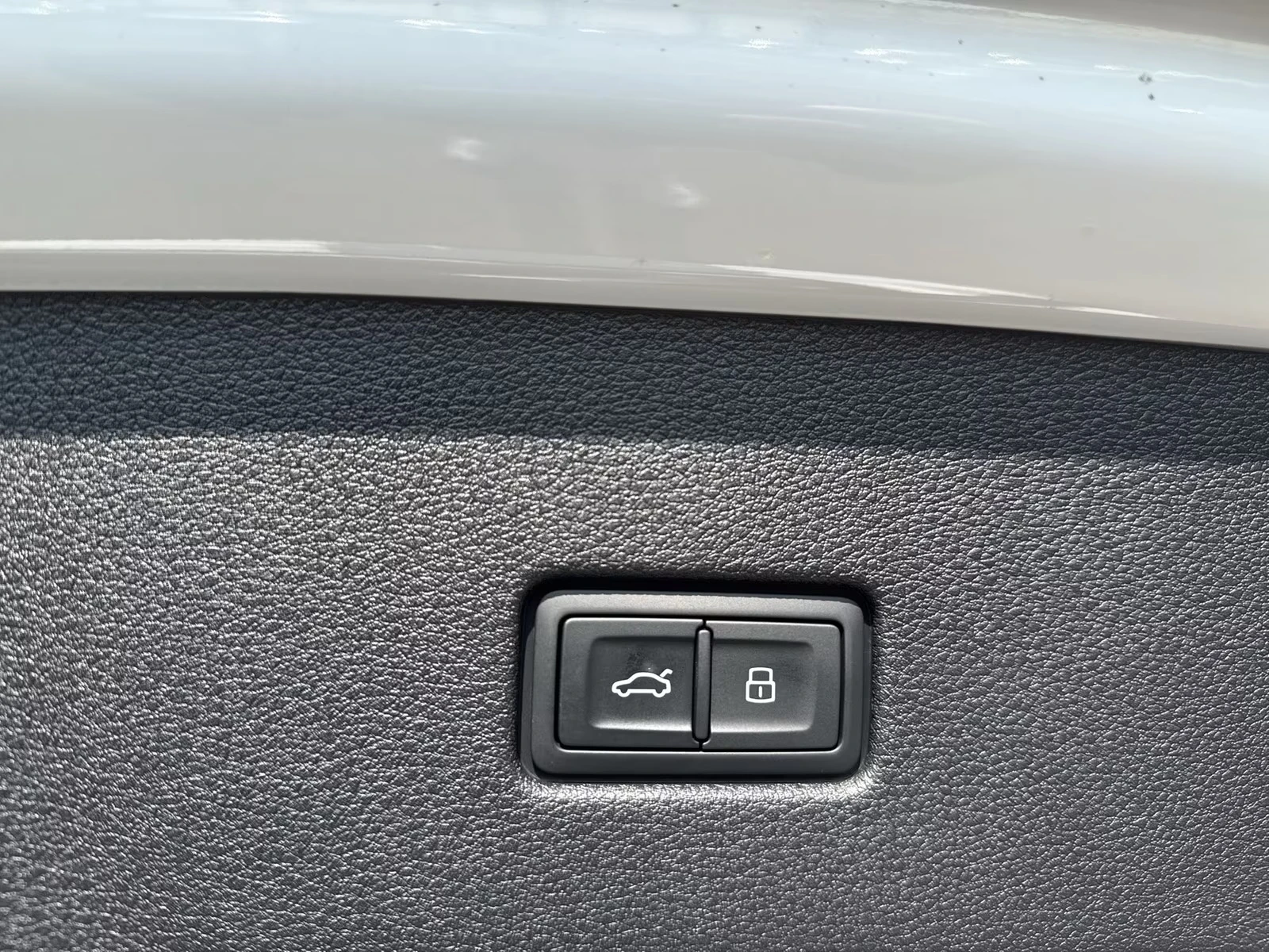 Audi SQ8 TFSI / FACELIFT / B&O / MATRIX / PANO / 360 / HUD , снимка 17 - Автомобили и джипове - 55121508
