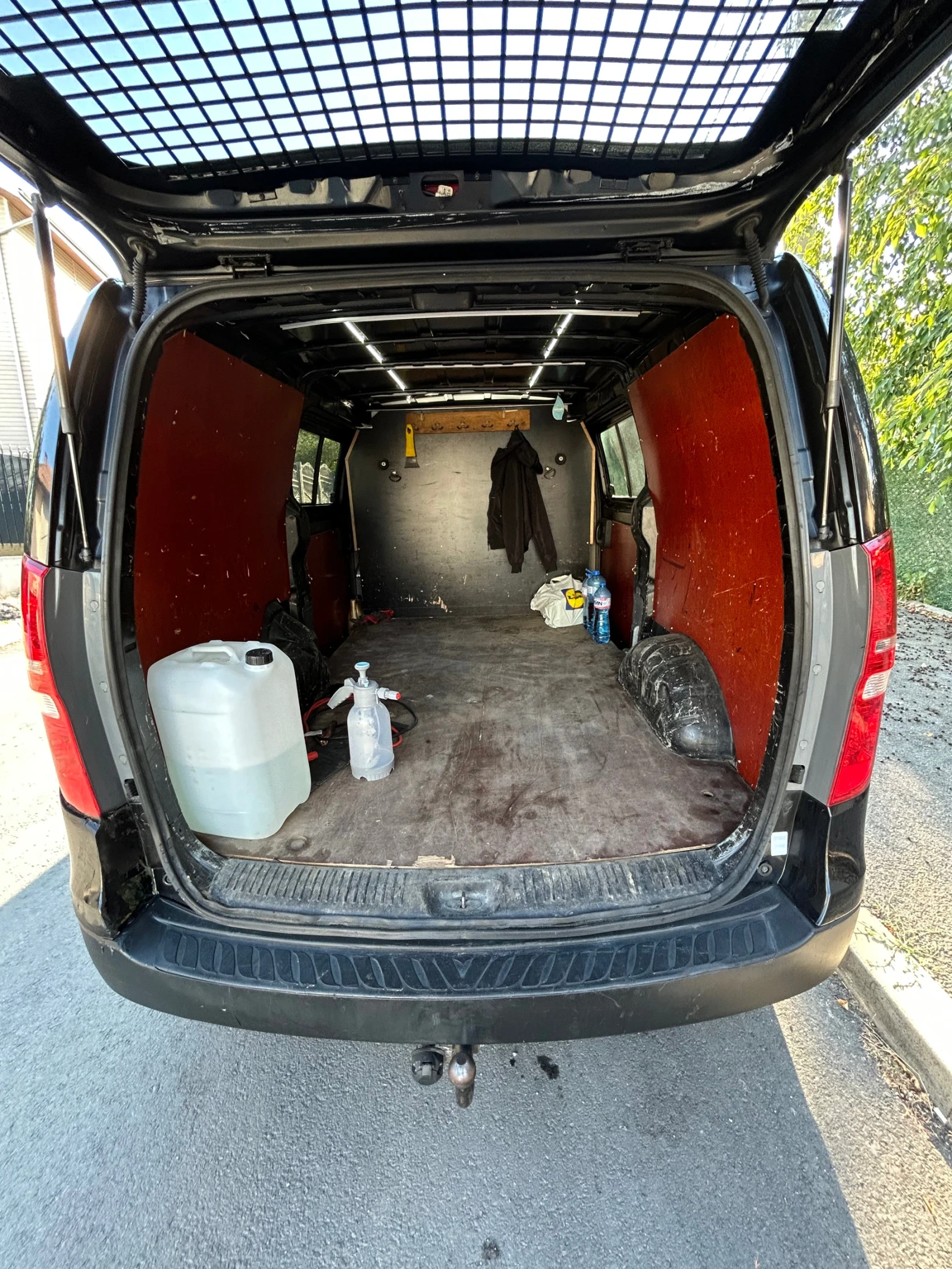 Hyundai H1 Товарен 2+ 1, снимка 9 - Бусове и автобуси - 56150922