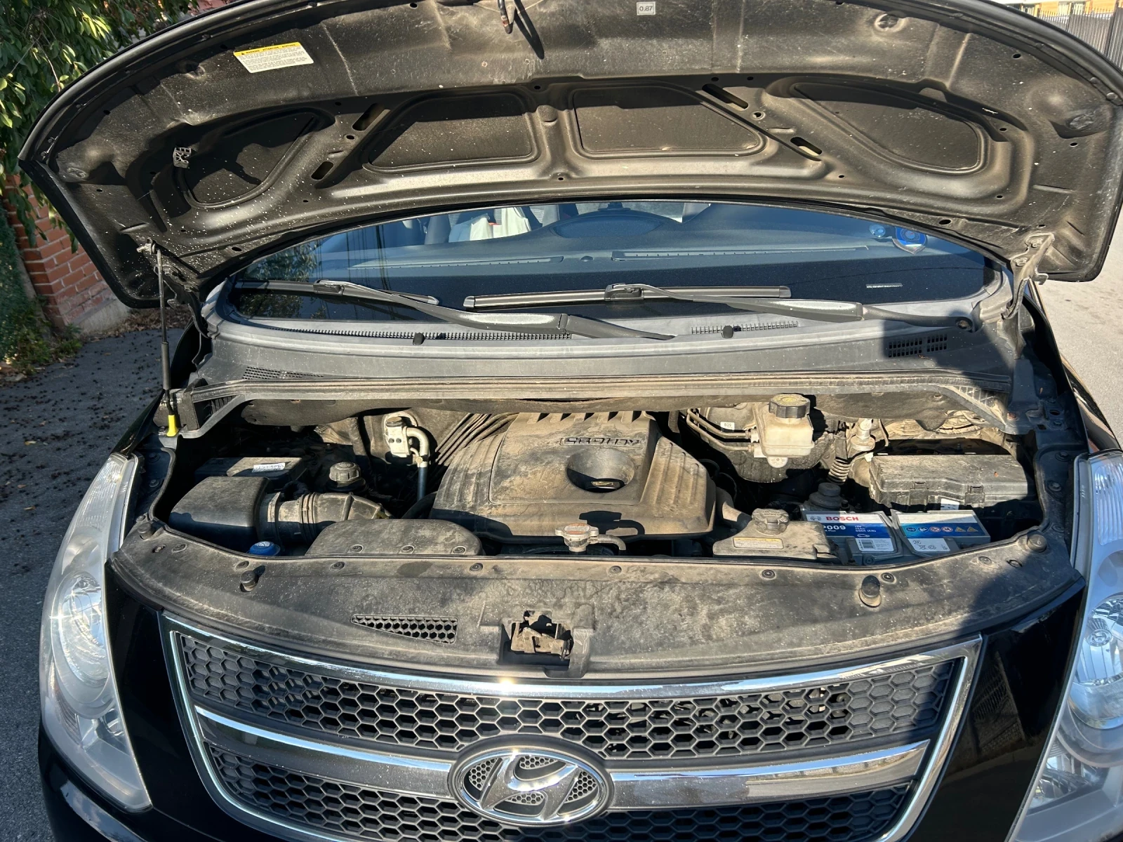 Hyundai H1 Товарен 2+ 1, снимка 10 - Бусове и автобуси - 56150922