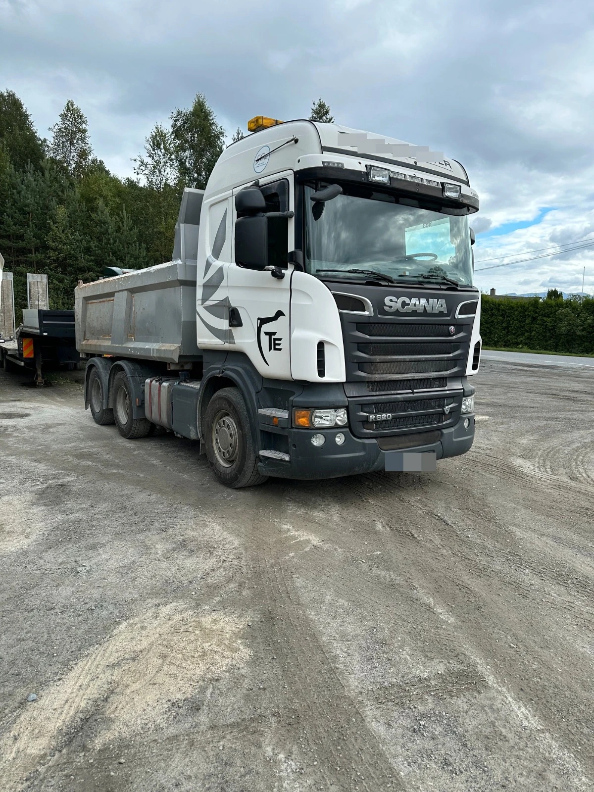 Scania R 620 6x4 комбиниран самосвал и влекач - изображение 2