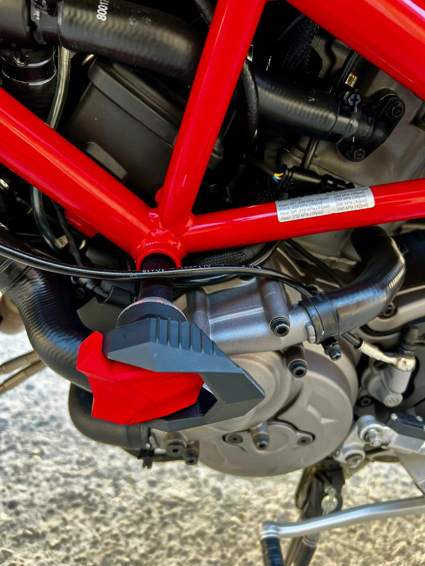 Ducati Panigale  Ducati Hypermotard 950 | Mobile.bg   13