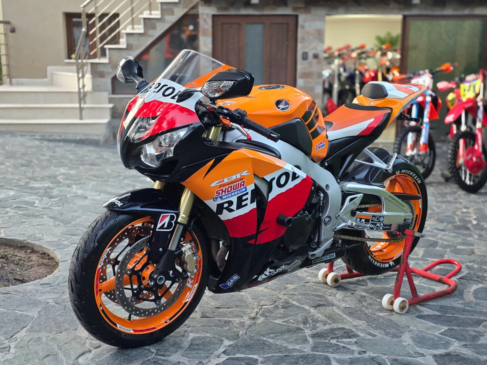 Honda Cbr 1000 ЛИЗИНГ REPSOL, снимка 15 - Мотоциклети и мототехника - 55647220