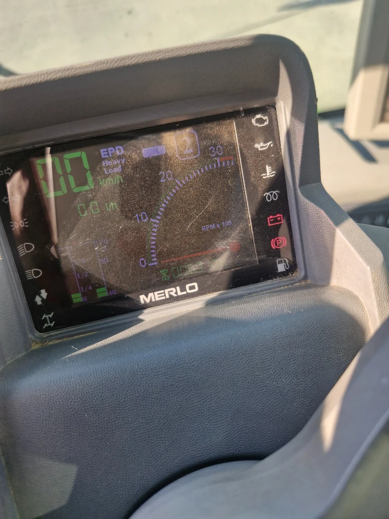 Телескопичен товарач Merlo 38.10, снимка 9 - Селскостопанска техника - 52074725