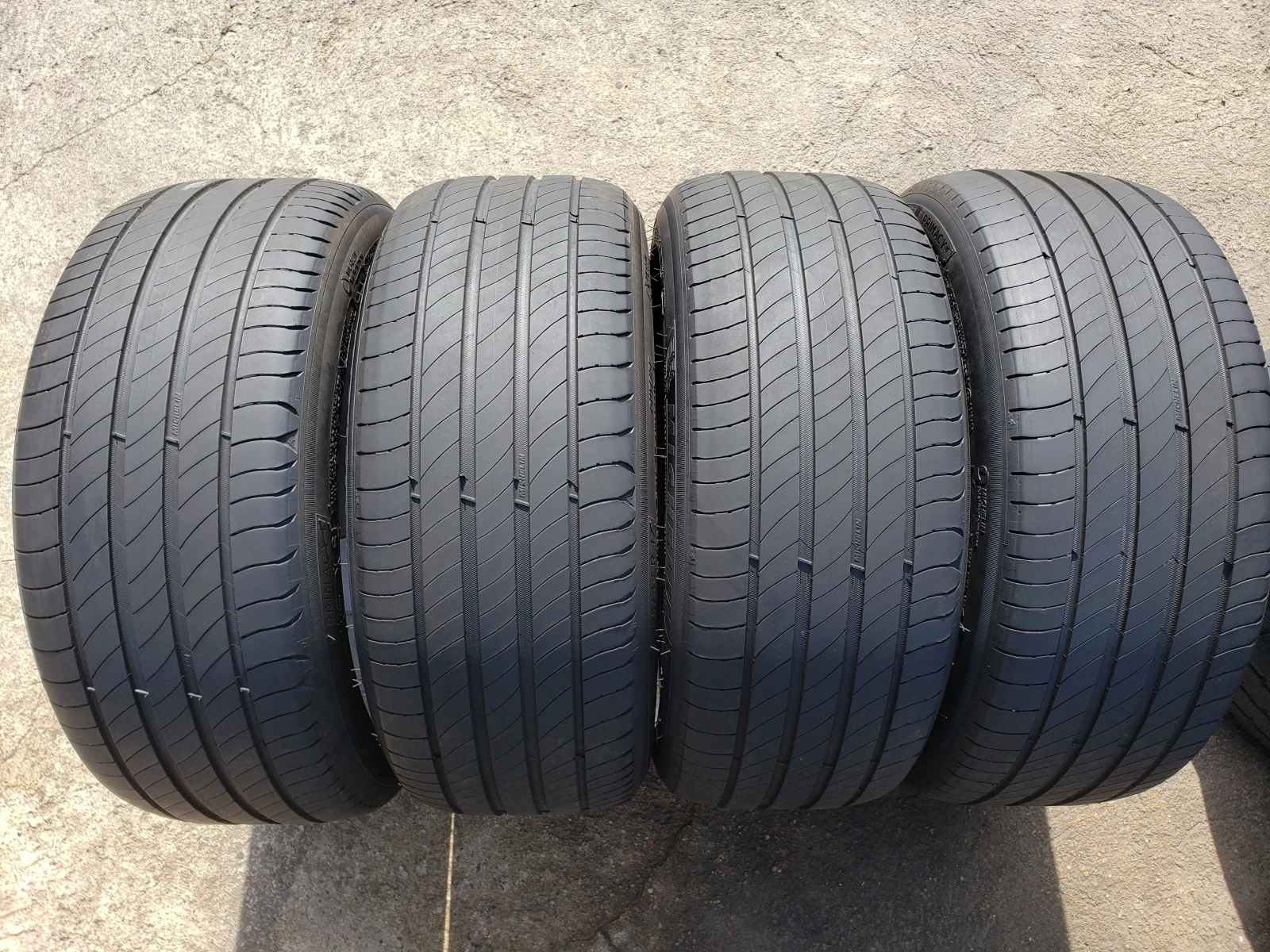 Гуми Летни 225/45R17, снимка 2 - Гуми и джанти - 53808027