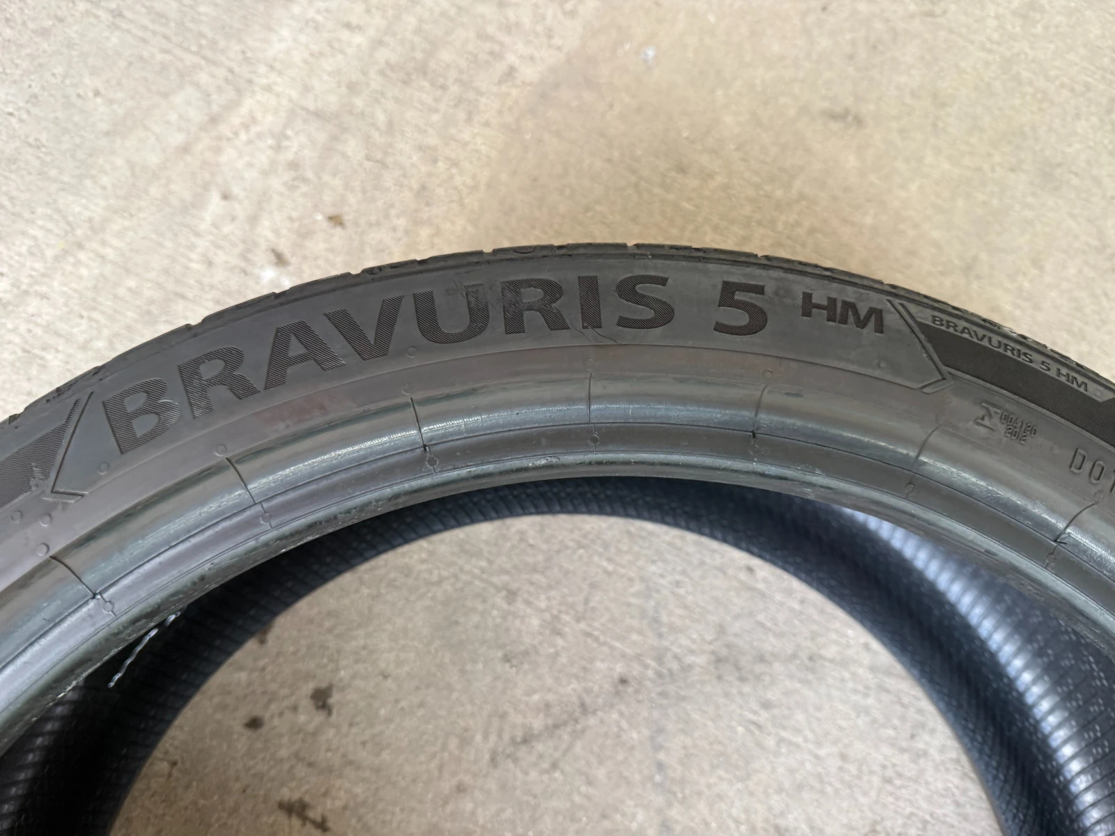 Гуми Летни 225/40R19, снимка 5 - Гуми и джанти - 55310502