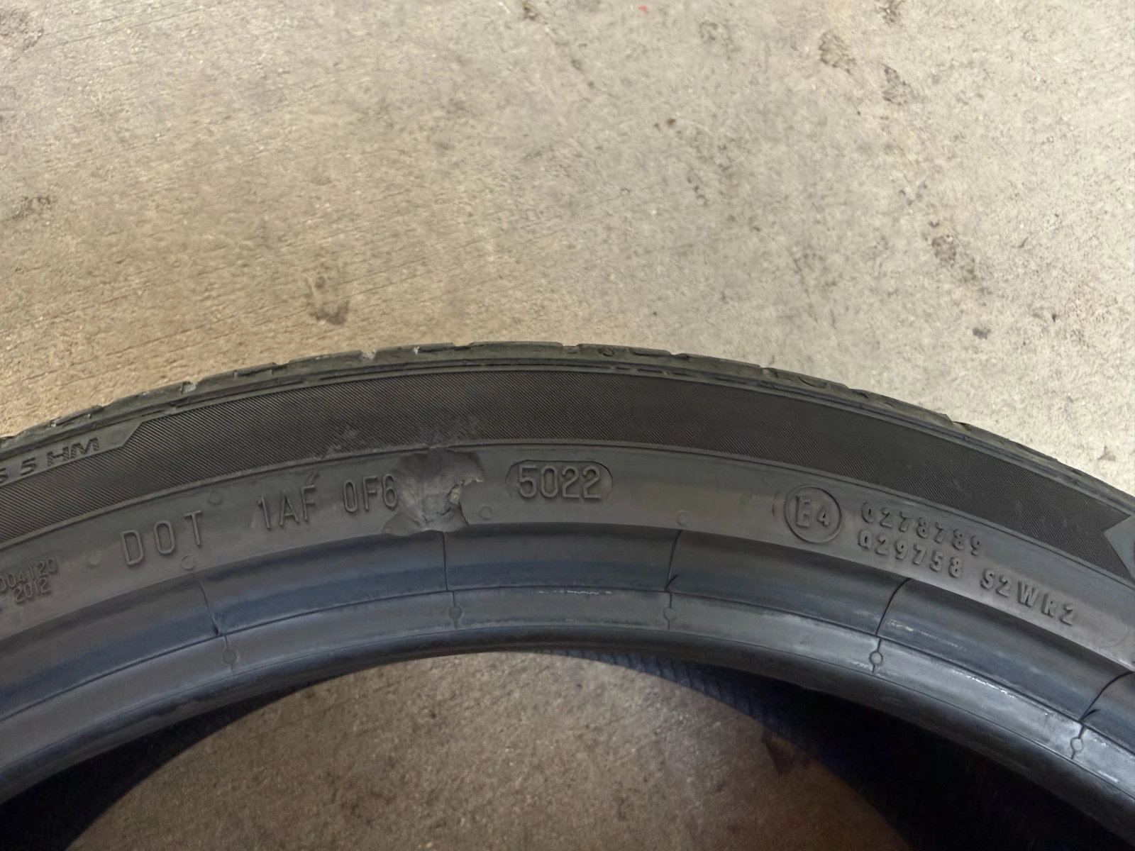 Гуми Летни 225/40R19, снимка 4 - Гуми и джанти - 55310502