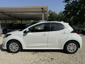 Toyota Yaris 1.5i Ръчни скорости/Мултимедия, снимка 2