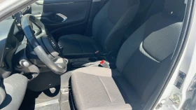 Toyota Yaris 1.5i Ръчни скорости/Мултимедия, снимка 10