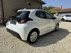 Toyota Yaris 1.5i Ръчни скорости/Мултимедия, снимка 5