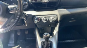 Toyota Yaris 1.5i Ръчни скорости/Мултимедия, снимка 9