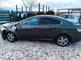 Toyota Avensis 1.8i НА ЧАСТИ , снимка 3