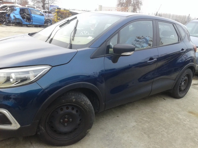 Renault Captur 1,5d, снимка 4 - Автомобили и джипове - 43411613