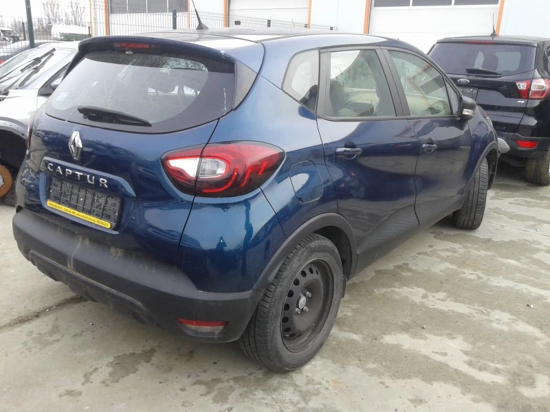 Renault Captur 1,5d, снимка 7 - Автомобили и джипове - 43411613