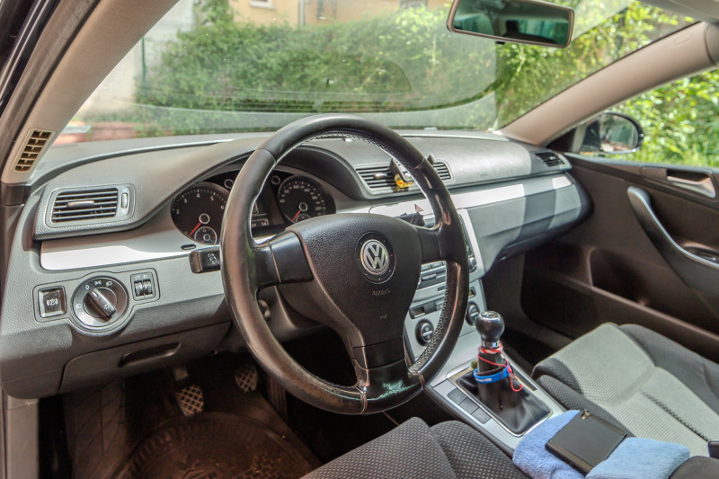 VW Passat, снимка 8 - Автомобили и джипове - 46127779