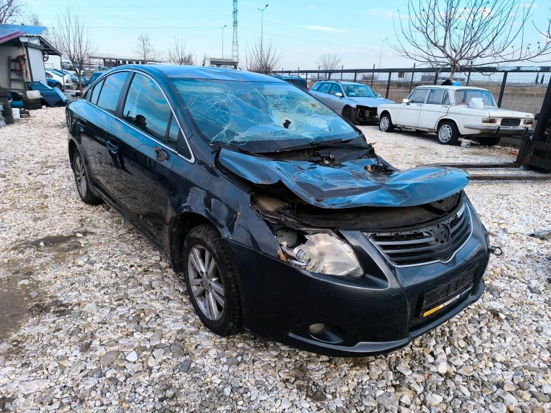 Toyota Avensis 1.8i НА ЧАСТИ , снимка 2 - Автомобили и джипове - 48897991