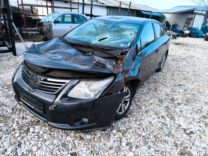 Toyota Avensis 1.8i НА ЧАСТИ , снимка 1 - Автомобили и джипове - 48897991