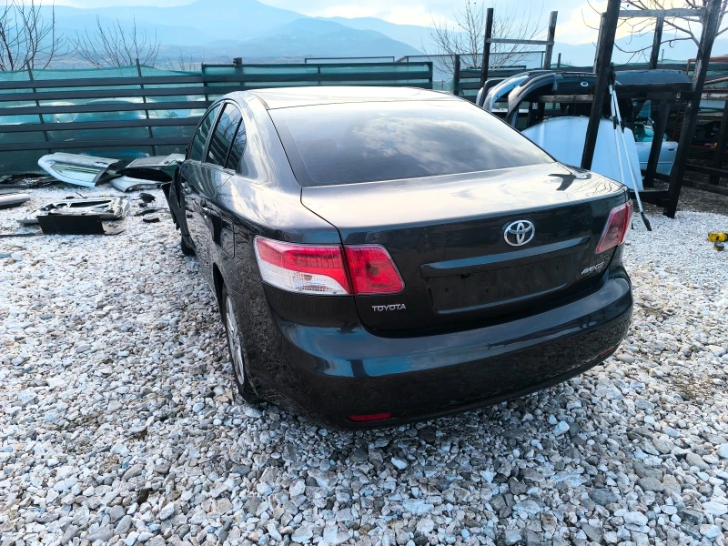 Toyota Avensis 1.8i НА ЧАСТИ , снимка 4 - Автомобили и джипове - 48897991