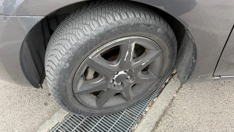 Toyota Prius Hybrid 1.5 бензин 121hp, снимка 13 - Автомобили и джипове - 52634131