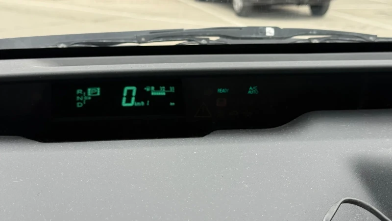 Toyota Prius Hybrid 1.5 бензин 121hp, снимка 15 - Автомобили и джипове - 52634131