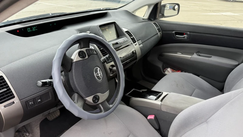 Toyota Prius Hybrid 1.5 бензин 121hp, снимка 8 - Автомобили и джипове - 52634131