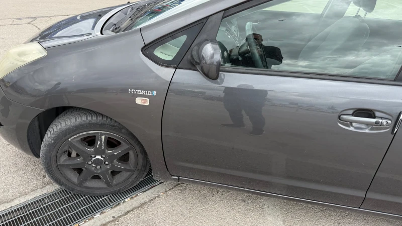 Toyota Prius Hybrid 1.5 бензин 121hp, снимка 12 - Автомобили и джипове - 52634131